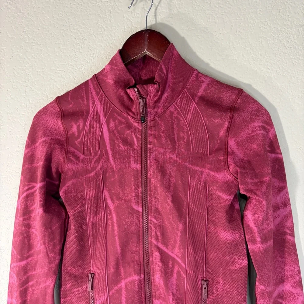 Lululemon‎ Womens Sz 4 Ebb to Street Define Jacket Chianti Red Outdoor Gym Comfy